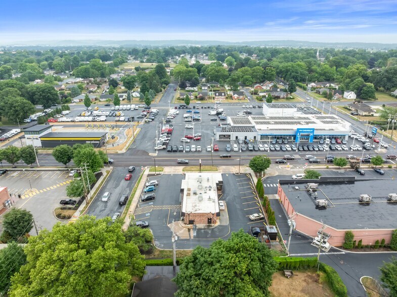 More Photos Of 743 E Main St, Palmyra Fast Food For Sale