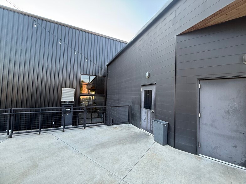 More Photos Of 310 S Goliad St, Rockwall Restaurant For Sale