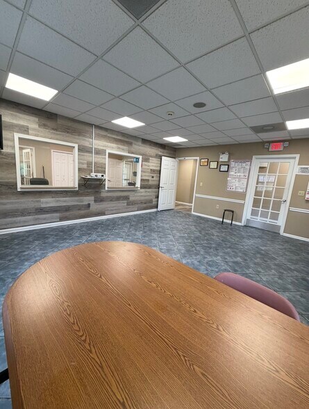 More Photos Of 66 Buck Rd, Southampton Medical For Lease