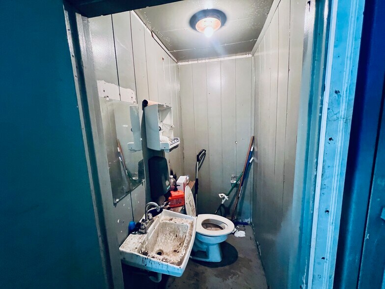 More Photos Of 504 N 2nd St, Booneville Auto Repair For Sale