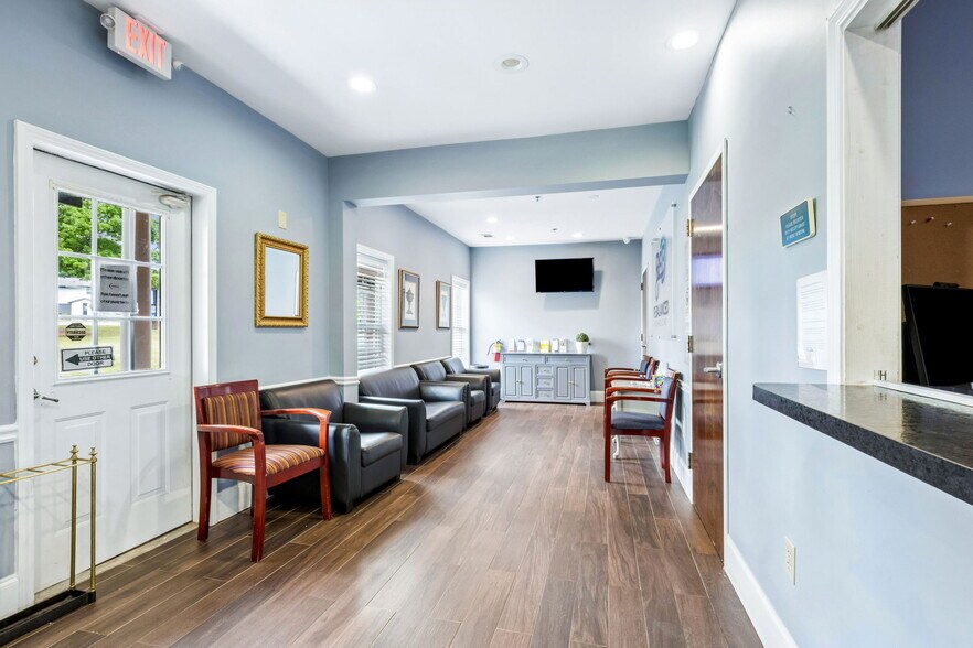 More Photos Of 4225 S Lee St, Buford Freestanding For Sale