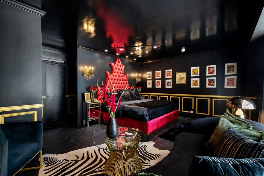 More Photos Of 120 W Vereda Sur, Palm Springs Hotel For Sale