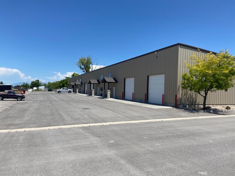 Primary Photo Of 810 W Utah Ave, Payson Warehouse For Lease
