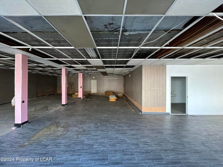 More Photos Of 437-443 Centre Street St, Freeland Storefront Retail Residential For Sale