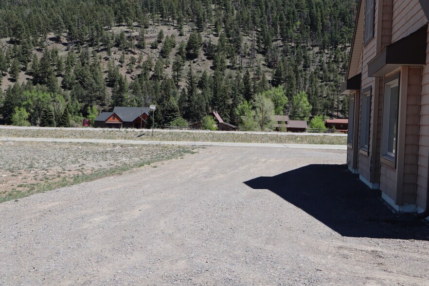 More Photos Of 173 Frontage Rd, South Fork Freestanding For Lease