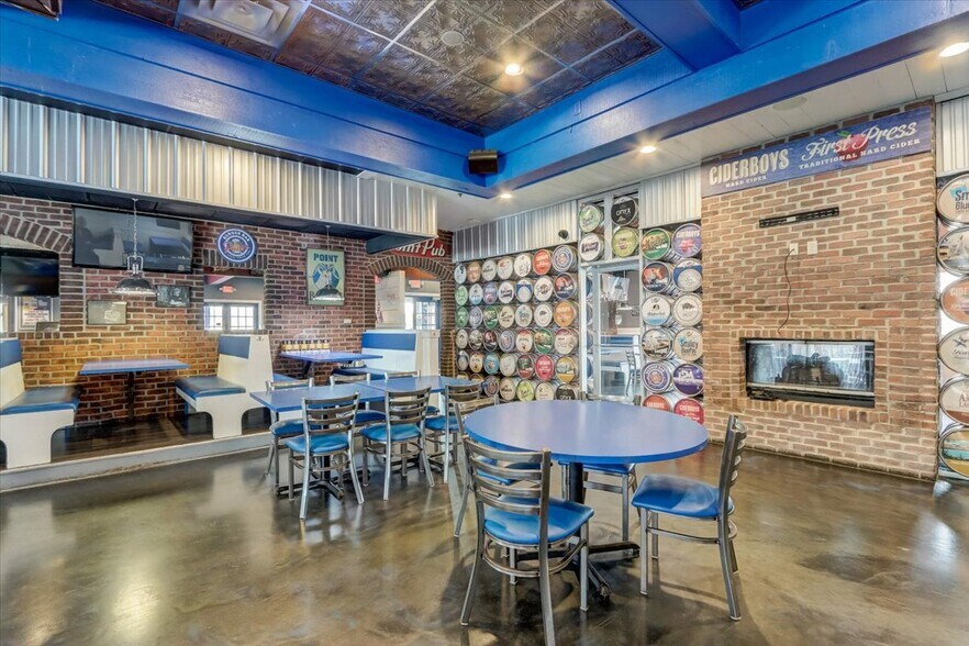 More Photos Of 10950 W Good Hope Rd, Milwaukee Restaurant For Sale