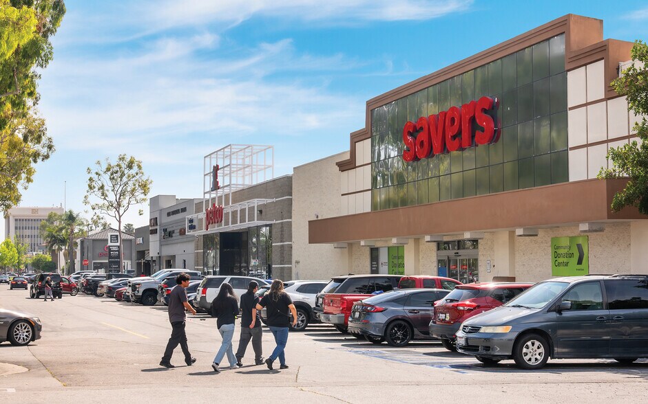 Primary Photo Of 5227 Lakewood Blvd, Lakewood General Retail For Sale