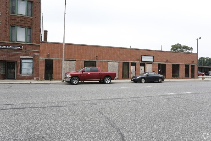 More Photos Of 529-535 E 5th Ave, Gary Restaurant For Lease