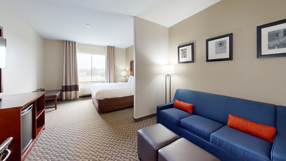 More Photos Of 9345 Highway 6, Navasota Hotel For Sale