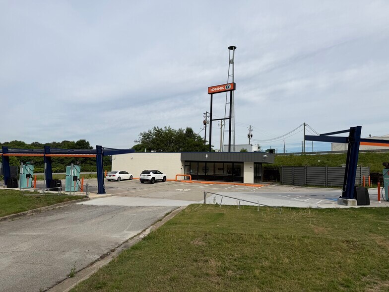 More Photos Of 5043 Frontage Rd, Forest Park Restaurant For Lease
