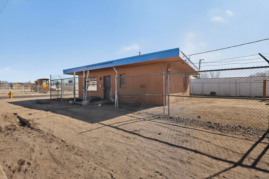 More Photos Of 6510 Zuni Rd SE, Albuquerque Land For Sale