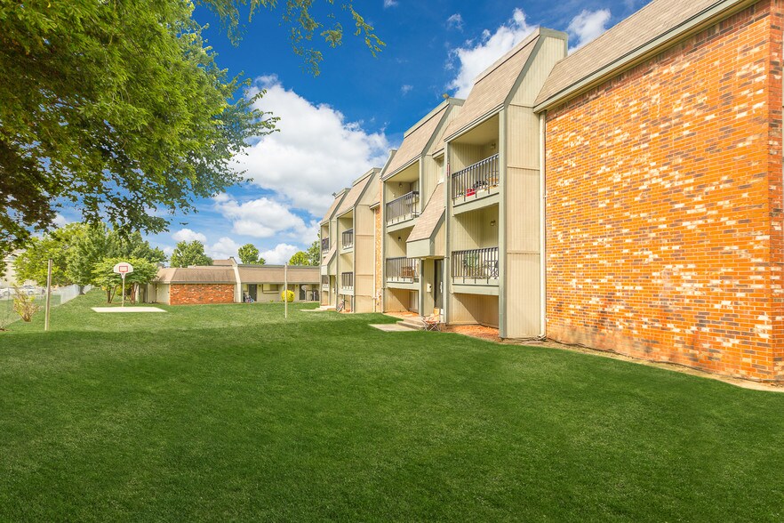 More Photos Of 1311 N Ash Pl, Owasso Apartments For Sale