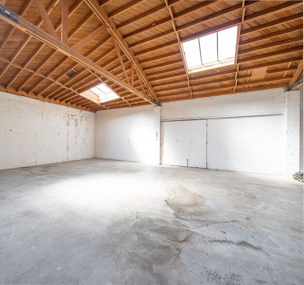 More Photos Of 3028 Dolores St, Los Angeles Manufacturing For Lease