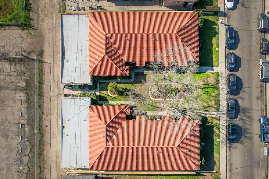 More Photos Of 543 W Hammond Ave, Fresno Multifamily For Sale