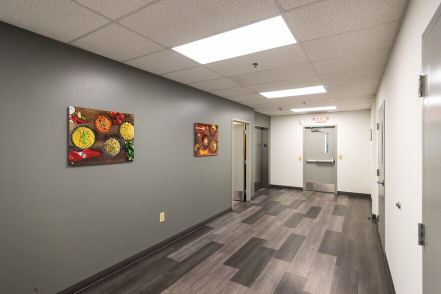 More Photos Of 556 Murlark Ave NW, Salem Manufacturing For Sale