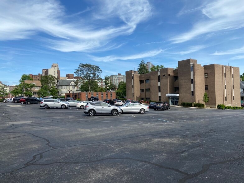 More Photos Of 140 Lockwood Ave, New Rochelle Medical For Lease