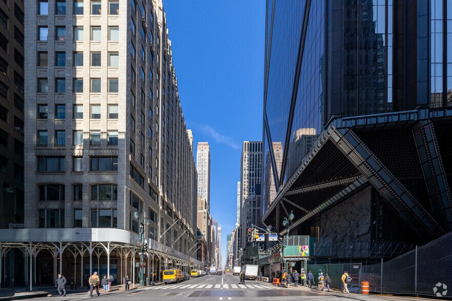 More Photos Of 400 Madison Ave, New York Office For Lease