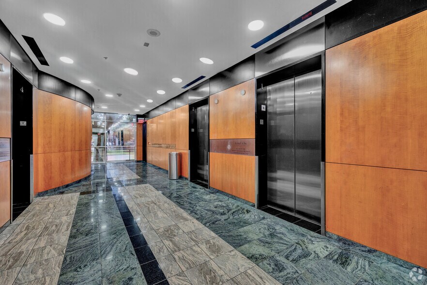 More Photos Of 400 N Sam Houston Pky E, Houston Office For Lease