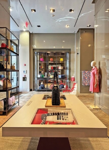 More Photos Of 831 Madison Ave, New York Apartments For Lease