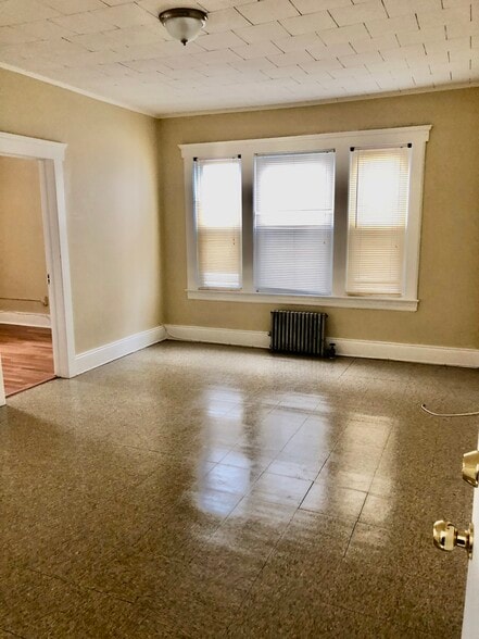 More Photos Of 612 S Broad St, Elizabeth Storefront Retail Residential For Sale