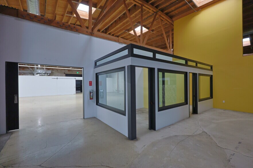 More Photos Of 2014-2022 E 7th St, Los Angeles Office For Lease