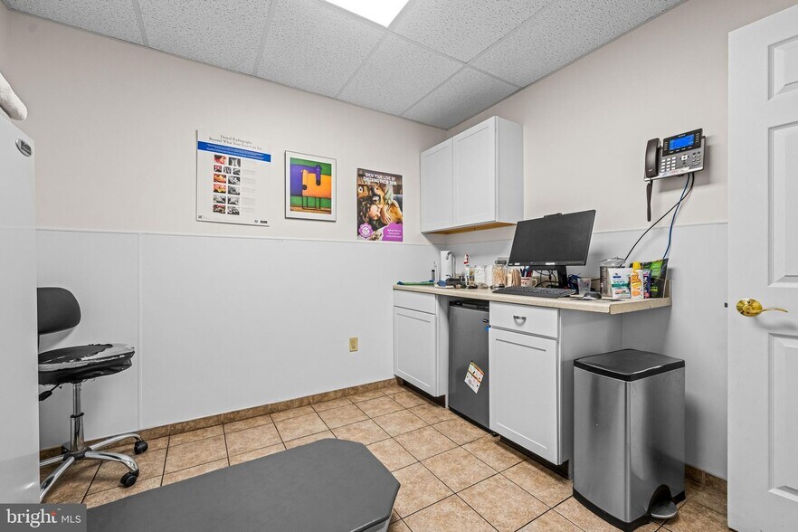 More Photos Of 405 W Wayne Ave, Wayne Office Residential For Sale