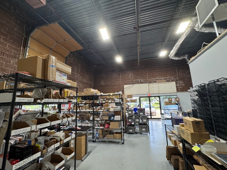 More Photos Of 601 Heron Dr, Logan Township Flex For Lease