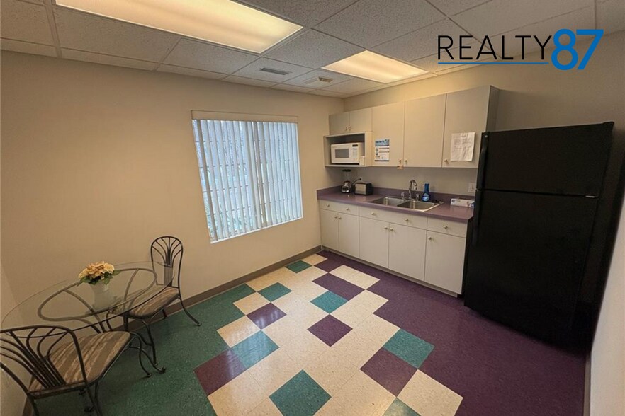 More Photos Of 3037 Center Point Rd NE, Cedar Rapids Office For Lease