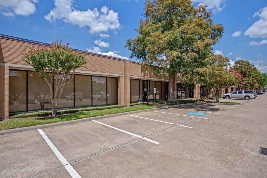 More Photos Of 1400 N Sam Houston Pky E, Houston Unknown For Lease