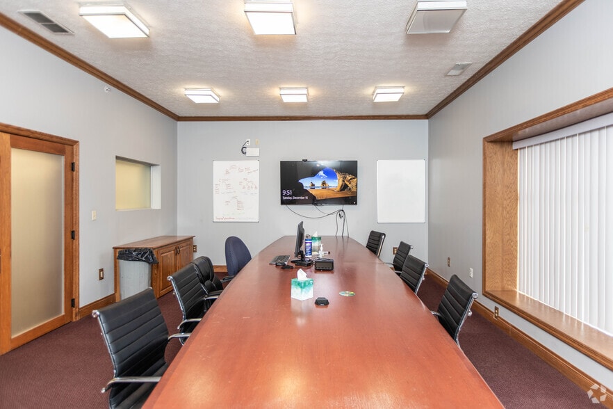 More Photos Of 210 13th St, Malta Manufacturing For Lease