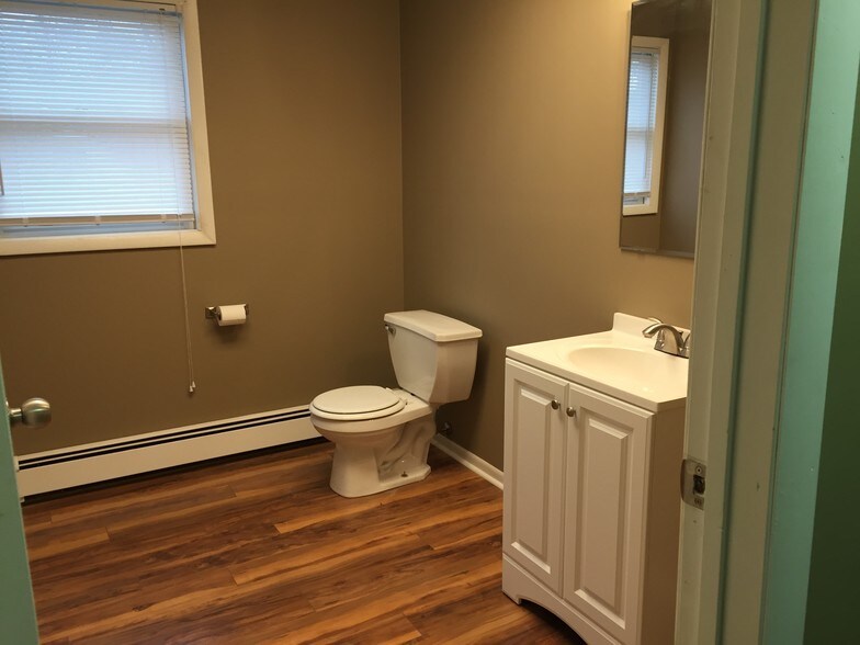 More Photos Of 16 Tyson Pl, Bergenfield Office Residential For Sale