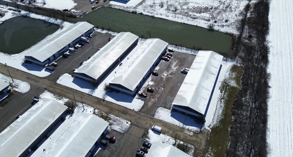 More Photos Of 1313 S Schoolhouse Rd, New Lenox Warehouse For Lease