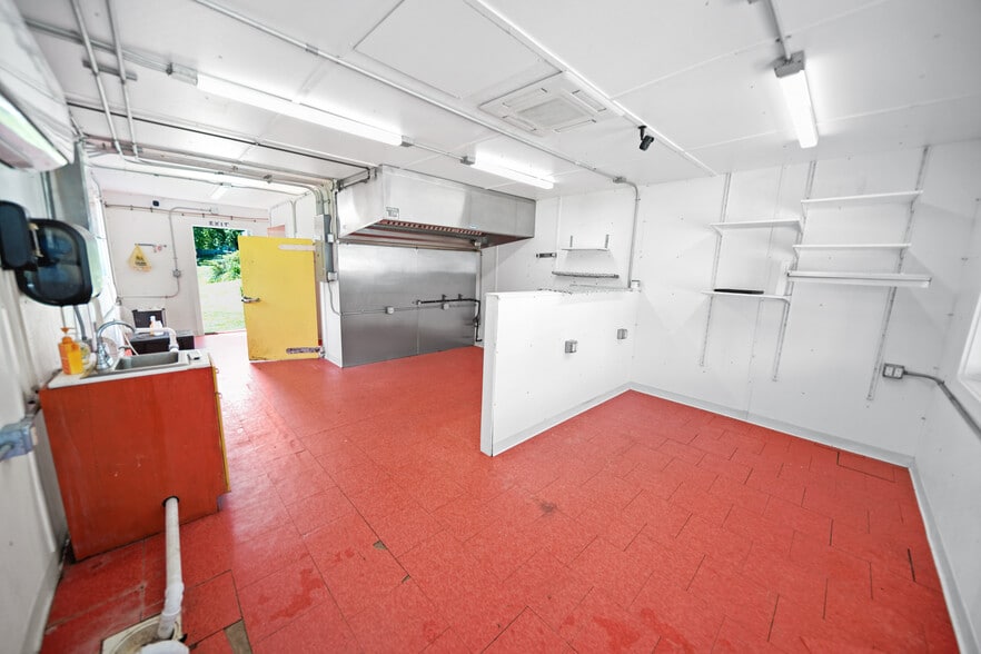 More Photos Of 503 Main st, New Sharon General Retail For Sale