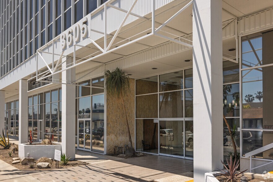 More Photos Of 3605 Long Beach Blvd, Long Beach Office For Lease