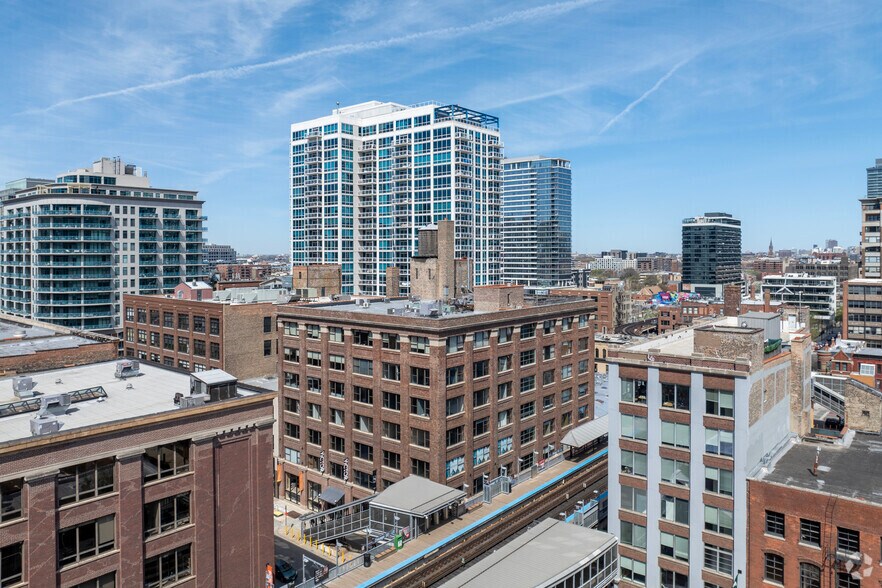 More Photos Of 730 N Franklin St, Chicago Loft Creative Space For Lease