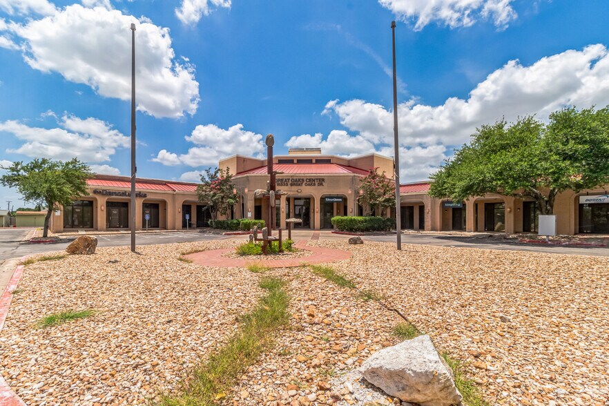 More Photos Of 16333 S Great Oaks Dr, Round Rock Medical For Lease