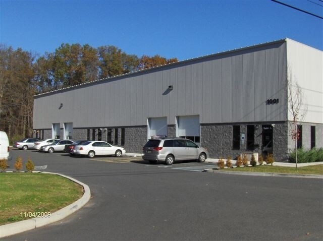 More Photos Of 1001 Lincoln Blvd, Middlesex Warehouse For Lease