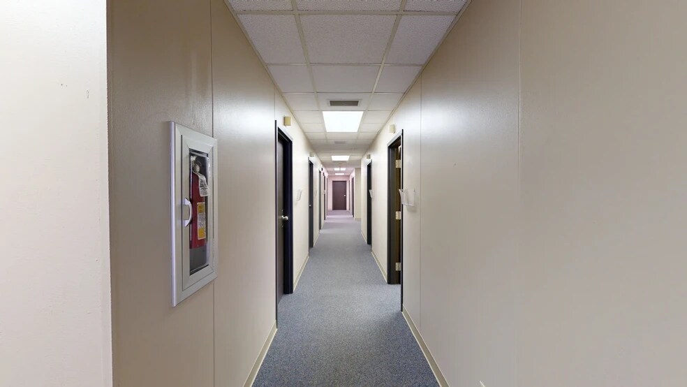 More Photos Of 4802 Texas Blvd, Texarkana Office For Sale