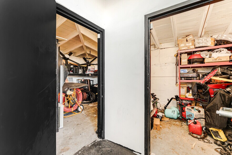 More Photos Of 4980 E 10th Ct, Hialeah Warehouse For Sale