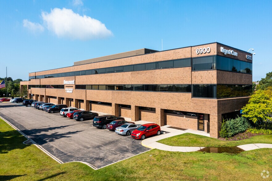 More Photos Of 6900 Orchard Lake Rd, West Bloomfield Medical For Lease
