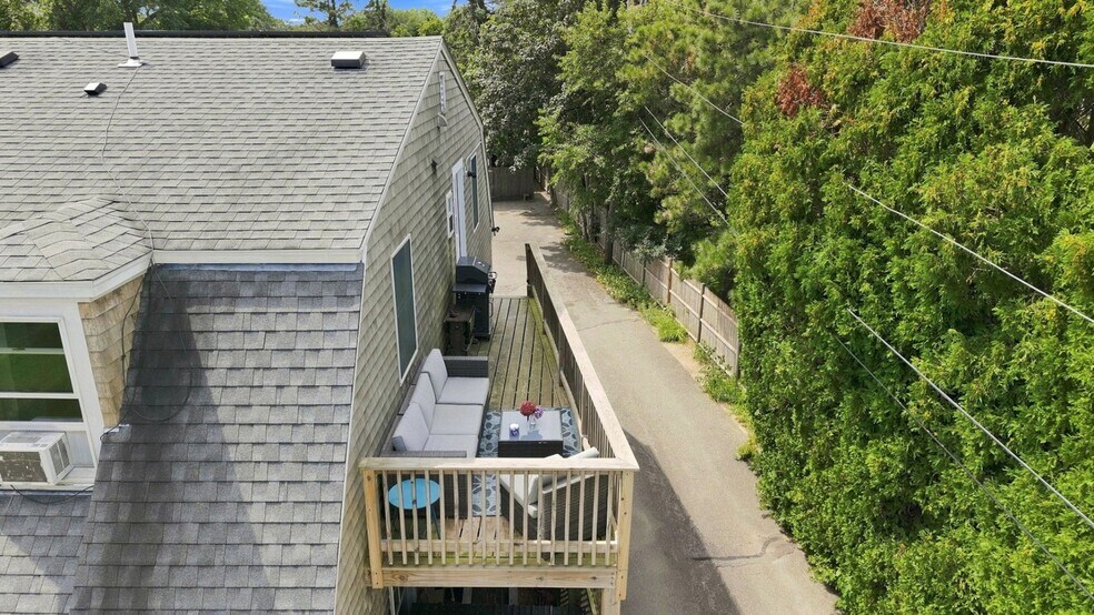 More Photos Of 148 Katama Rd, Edgartown Flex For Sale