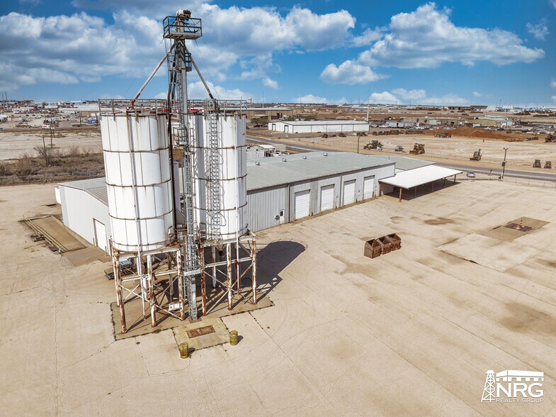 More Photos Of 800 S Meadow Ave, Odessa Warehouse For Sale