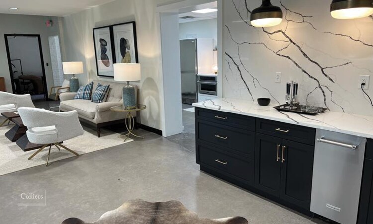 More Photos Of 800 E Washington St, Greenville Office For Sale