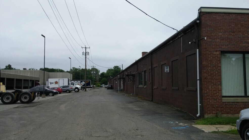 More Photos Of 66-68 S Broad St, Westfield Distribution For Lease