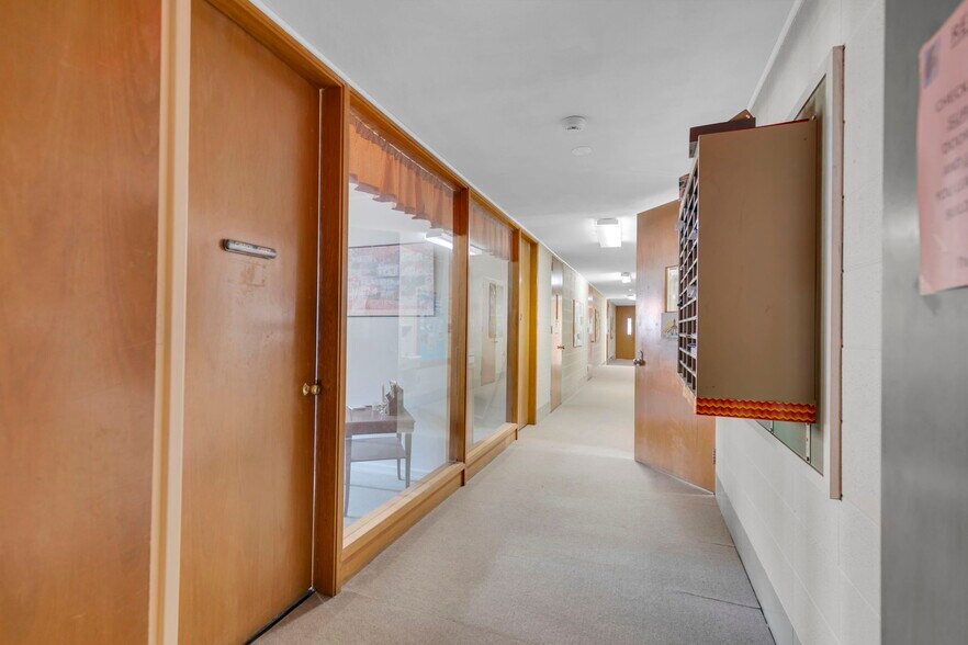 More Photos Of 61 Main St, Unionville Office For Sale