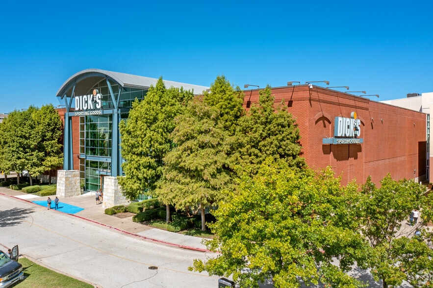 More Photos Of 3811-3891 S Cooper St, Arlington Unknown For Lease