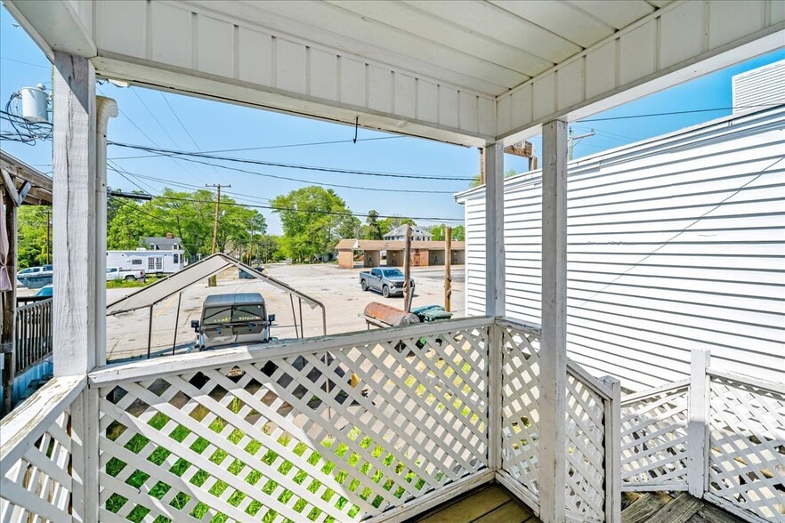 More Photos Of 303 E Main St, Pickens General Retail For Sale