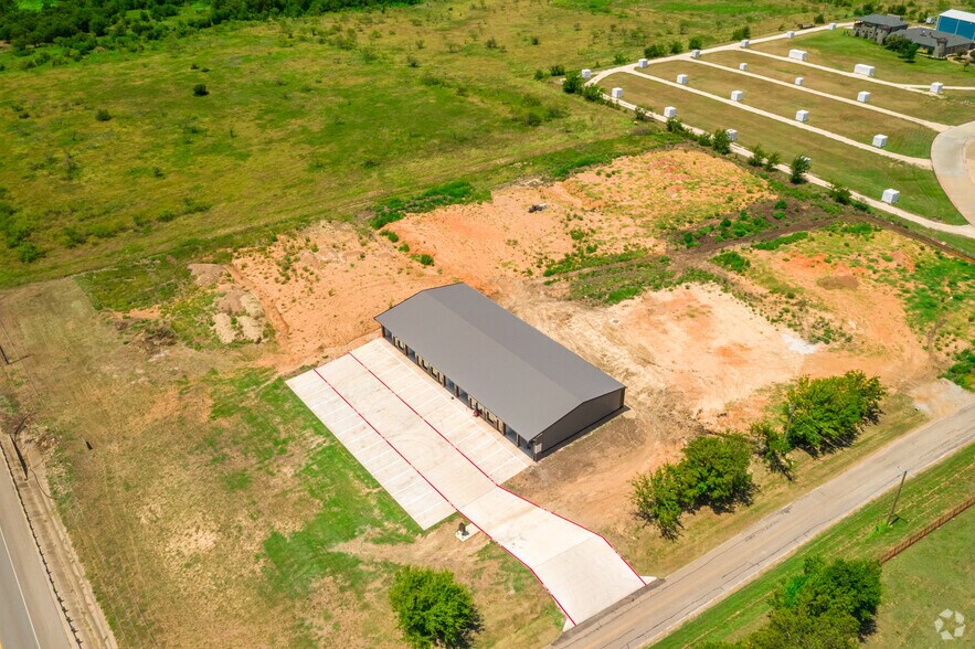 More Photos Of 3912 Williamson Rd, Crowley Unknown For Lease