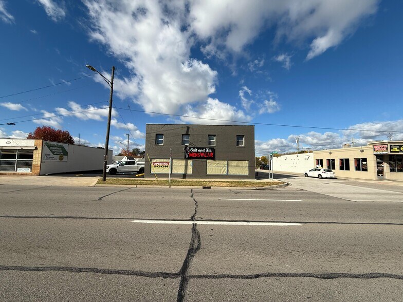 Primary Photo Of 28855 Van Dyke Ave, Warren Storefront Retail Office For Lease