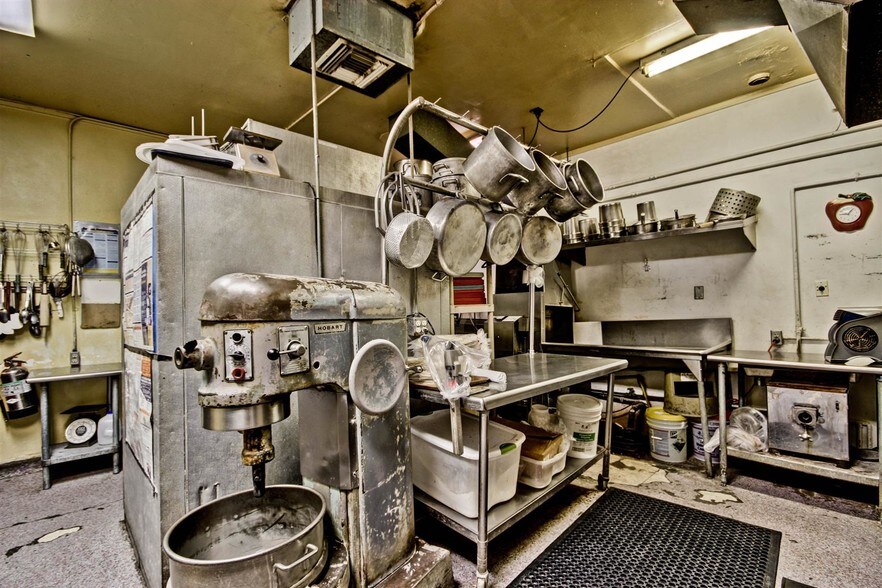 More Photos Of 505 S Main St, Florence Restaurant For Sale